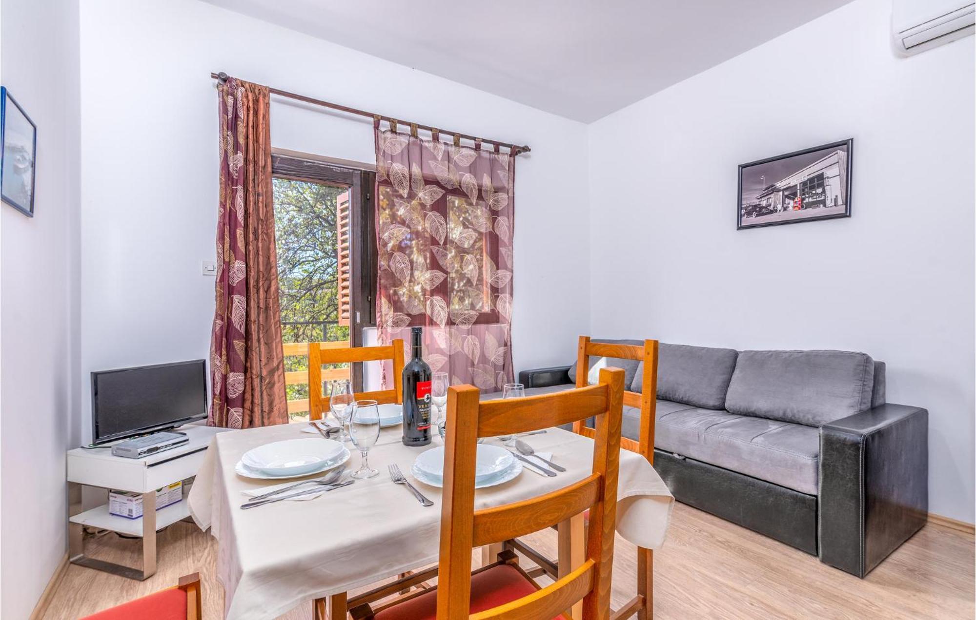 Gorgeous Apartment In Krk With Kitchen Krk Town Exteriér fotografie