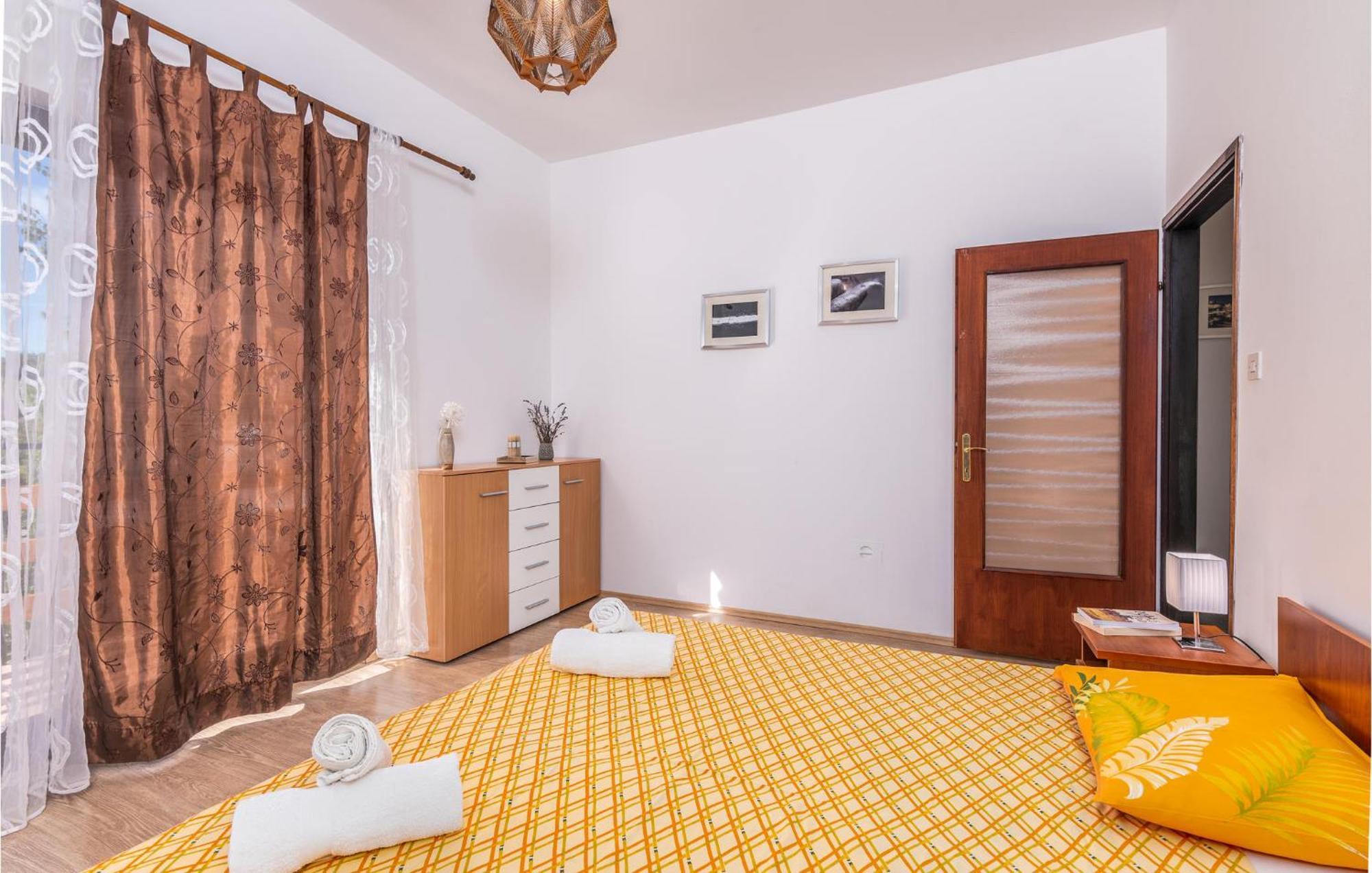 Gorgeous Apartment In Krk With Kitchen Krk Town Exteriér fotografie