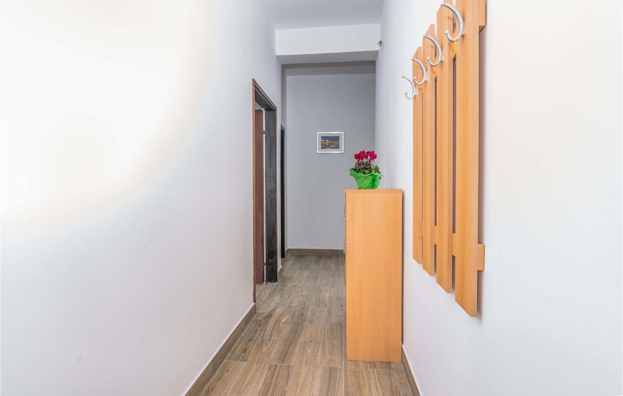Gorgeous Apartment In Krk With Kitchen Krk Town Exteriér fotografie