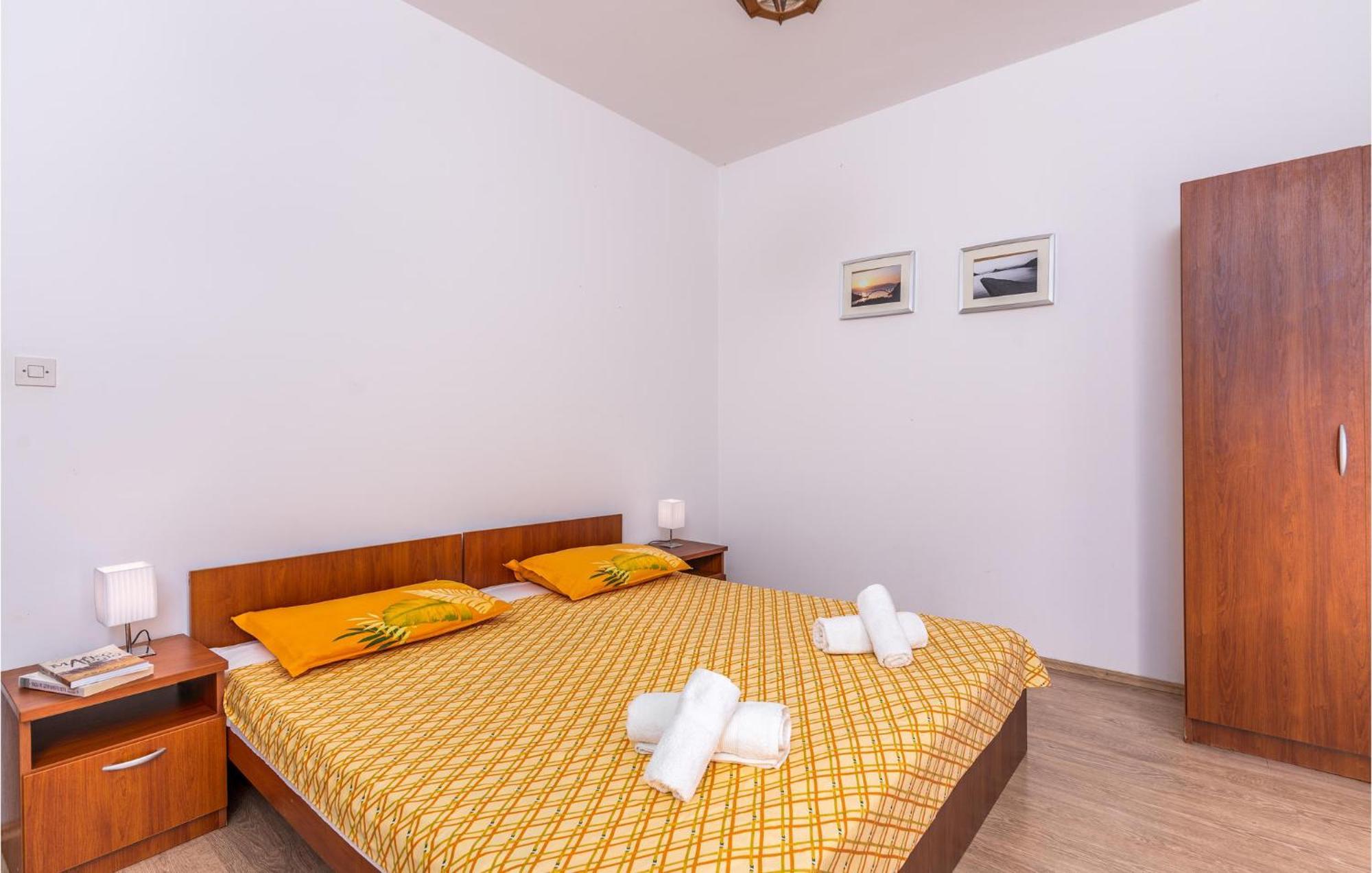 Gorgeous Apartment In Krk With Kitchen Krk Town Exteriér fotografie